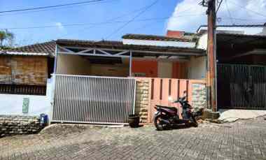 dijual rumah tasikmadu