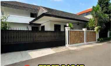 Dijual Rumah Asri Tebet Barat Lokasi Strategis Jalan 2 Mobil
