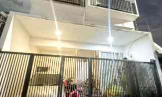 Tebet Tmr dalam Bangunan Modern 3,5 Lt Bangunan 2013 Semi Furnish S479