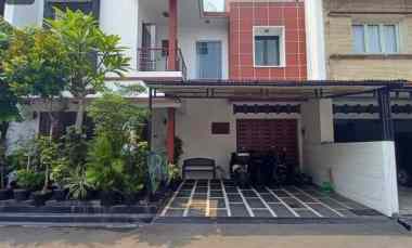 Rumah Asri dalam Town House di Tegal Parang, Mampang Prapatan