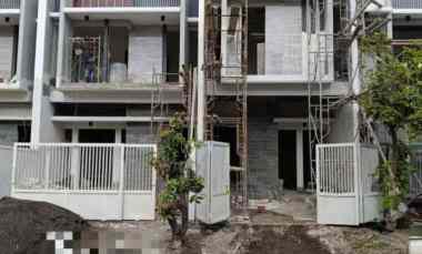 dijual rumah tenggilis