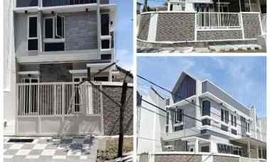 Rumah Baru Gress Selangkah ke Raya Jemursari Row Jalan 5 Mobil