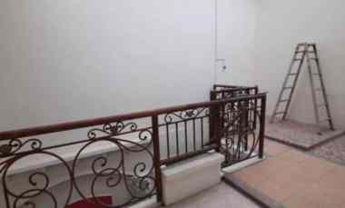 Rumah 2 Lantai Siap Huni sudah Furnished di Tenggilis Utara