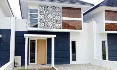 dijual rumah the oso