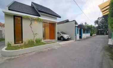 dijual rumah tirtomartani