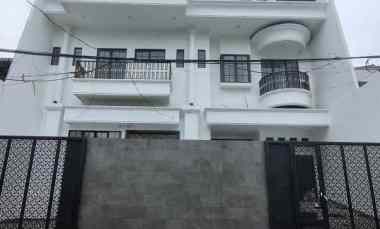 Dijual Rumah Baru Classic Minimalis Mewah di Tomang, Grogol Petamburan