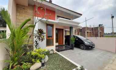 dijual rumah trighanggo