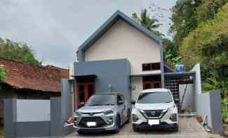 Rumah Siap Huni dekat Samsat Sleman Carport Muat 2 Mobil