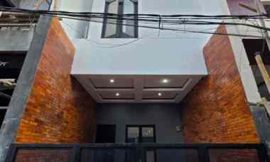 Dijual Rumah Baru LT 67 m2 di Utan Kayu, Jakarta Timur Murah