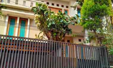 dijual rumah villa asri padasuka