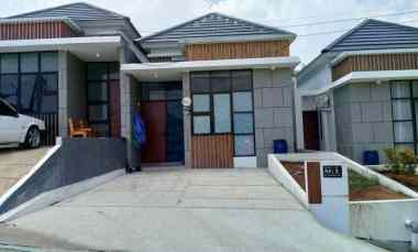 dijual rumah villa ciherang indah