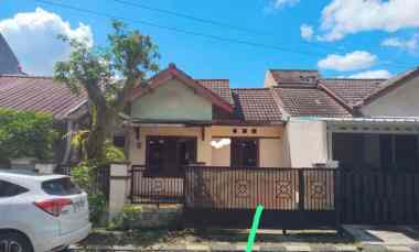 Dijual Rumah Hitung Tanah di Villa Dago Pamulang dekat Stasiun