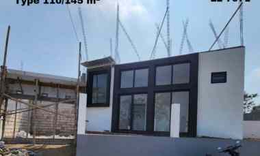 dijual rumah villa green garden