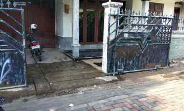 dijual rumah villa kalijudan