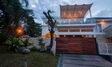 dijual rumah villa puncak tidar