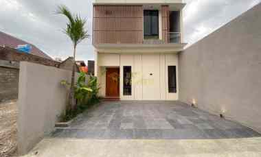 Rumah Keren, Siap Huni dekat Exit Tol Maguwoharjo, Sleman