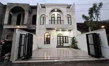 Rumah Klasik Siap Huni dekat jl. Raya Tajem - Wedomartani, Sleman