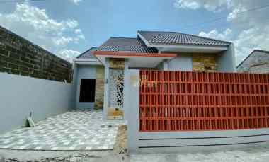 Rumah Cantik, Bangunan Baru Tipe Besar, dekat Stadion Maguwo