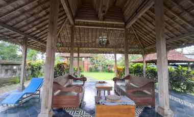 Villa Full Furnished Swimming Pool, dekat Exit Tol Jogja