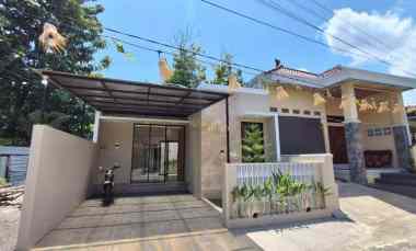 Rumah Baru Siap Huni, 10 menit ke Exit Tol Maguwoharjo, Sleman