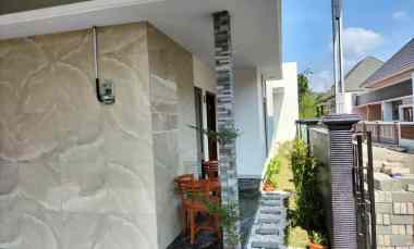 dijual rumah widodomartani