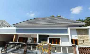 dijual rumah widodomartani