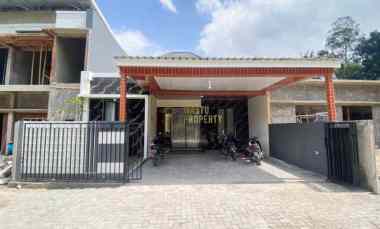 Rumah Cantik dalam Cluster Legalitas Shm Imb di Ngemplak