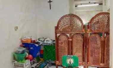 dijual rumah wiguna tengah