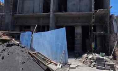 Rumah Wisma Mukti Surabaya Perumahan Elit, Strategis Row 3 Mobil