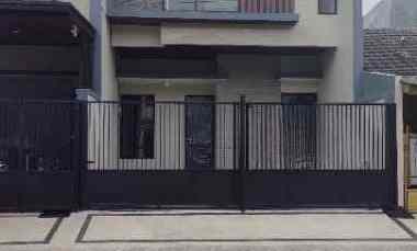 Rumah Gress Minimalis Wisma Mukti Row 4 Mobil Jalan Row 4 Mobil