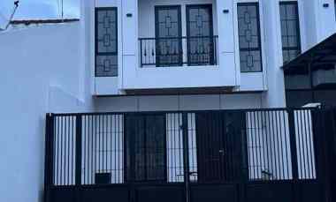 Rumah Baru American Classic Wisma Mukti Klampis Surabaya Timur