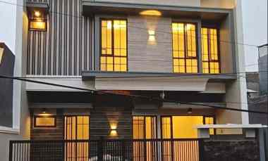 Rumah Dijual di Wisma Permai Barat