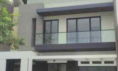 Brand New Minimalis di Woodland Citraland Rumah 2 Lantai