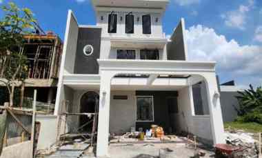 Dijual Rumah Baru Woodland Citraland Sby NEW American Style dekat UC