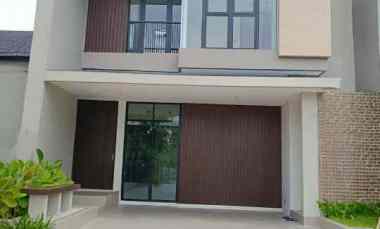 Modern Minimalis Row 15 meter Cluster Woodland Citraland, Surabaya