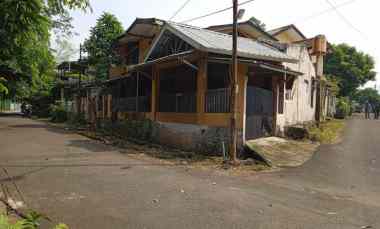 Dijual Rumah Second Hitung Tanah, Lokasi Strategis di Perumnas Beji D