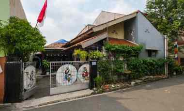 dijual tanah dengan 4 rumah di rambutan jakarta timur