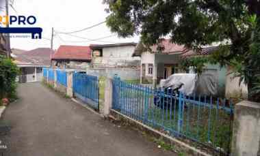 Dijual Rumah Tua Perlu Renovasi Total Hitung Tanah di Kampung Makasar