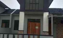 Dijual Tanah Plus Rumah Modern Strategis di Karangbahagia Bekasi