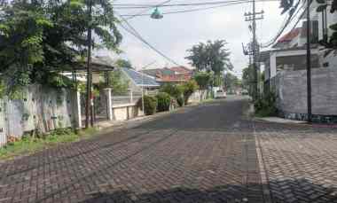 Manyar Jaya, Rumah Hitung Tanah, Row Jalan 3 Mobil Longgar