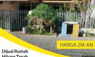 Dijual Rumah Hitung Tanah Row Jalan Lebar di Manyar Jaya, Surabaya