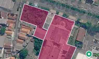 Tanah Mayjend Sungkono Sebelah Toko Oleh Oleh Area Padat