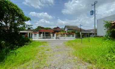 Tanah Luas Strategis, Akses 2 Mobil dekat Kampus Ukrim Kalasan