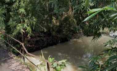 Tanah Kebun Pinggir Sungai dekat Pantai Kelecung Bali