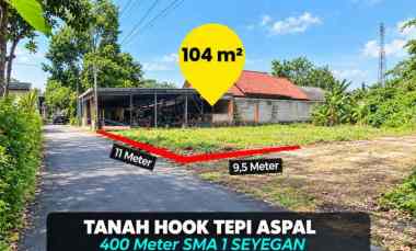 Tanah Hook, Lingkungan Aladem, Tepi Aspal di Seyegan, Sleman 400 Mete