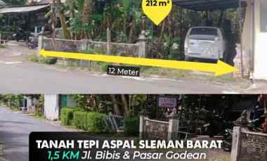 Tanah Tepi Aspal Barat Pasar Godean dekat Polda Diy Baru, Sleman