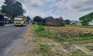 Dekat Bandara Adi Sucipto Tanah Jogja di Jalan Utama Berbah Kalasan