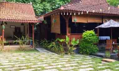 dijual villa 1 km ke kidsfun