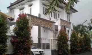 dijual villa batu