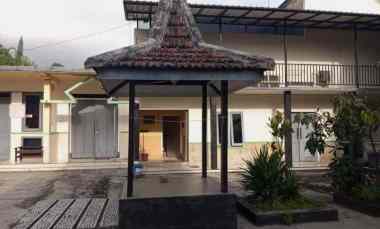 Villa Dijual di batu